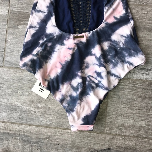 ๐ฅ๐ฅBILLABONG - TIE DYE HH ONE PIECE๐ฅ - Picture 4 of 5
